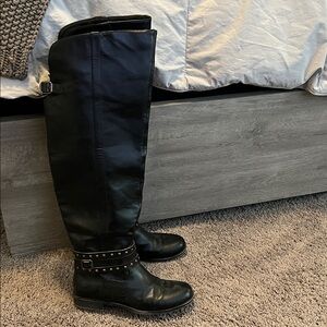 Black off the Knee Boots 7.5

Nelcy